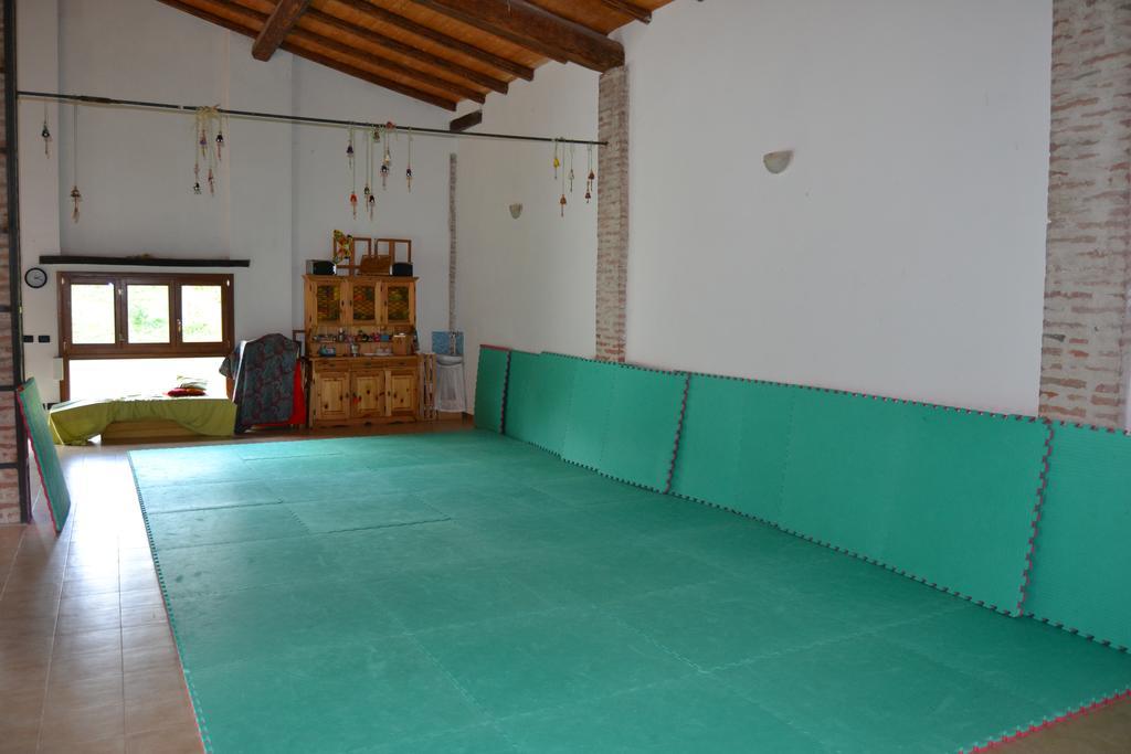 Отель Agriturismo Ca Del Buco Monte San Giovanni  Экстерьер фото